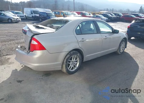 2010 Ford Fusion S z USA, uszkodzony, nr VIN 3FAHP0GA8AR115658